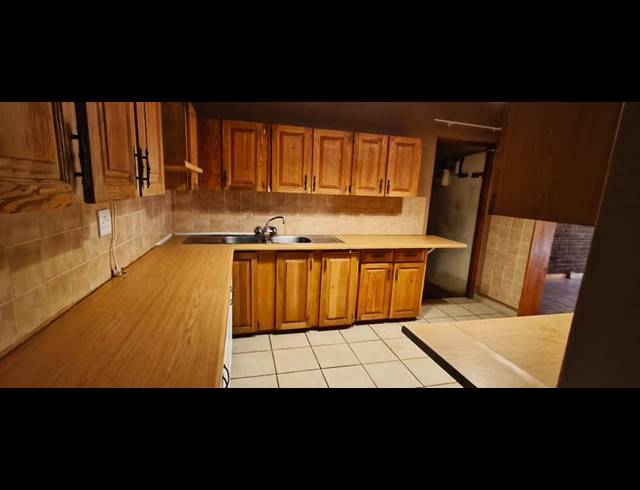 3 BEDROOM HOUSE FOR SALE IN MOUNTAIN VIEW